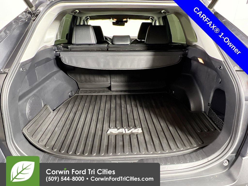 Used 2021 Toyota RAV4 Limited image 15