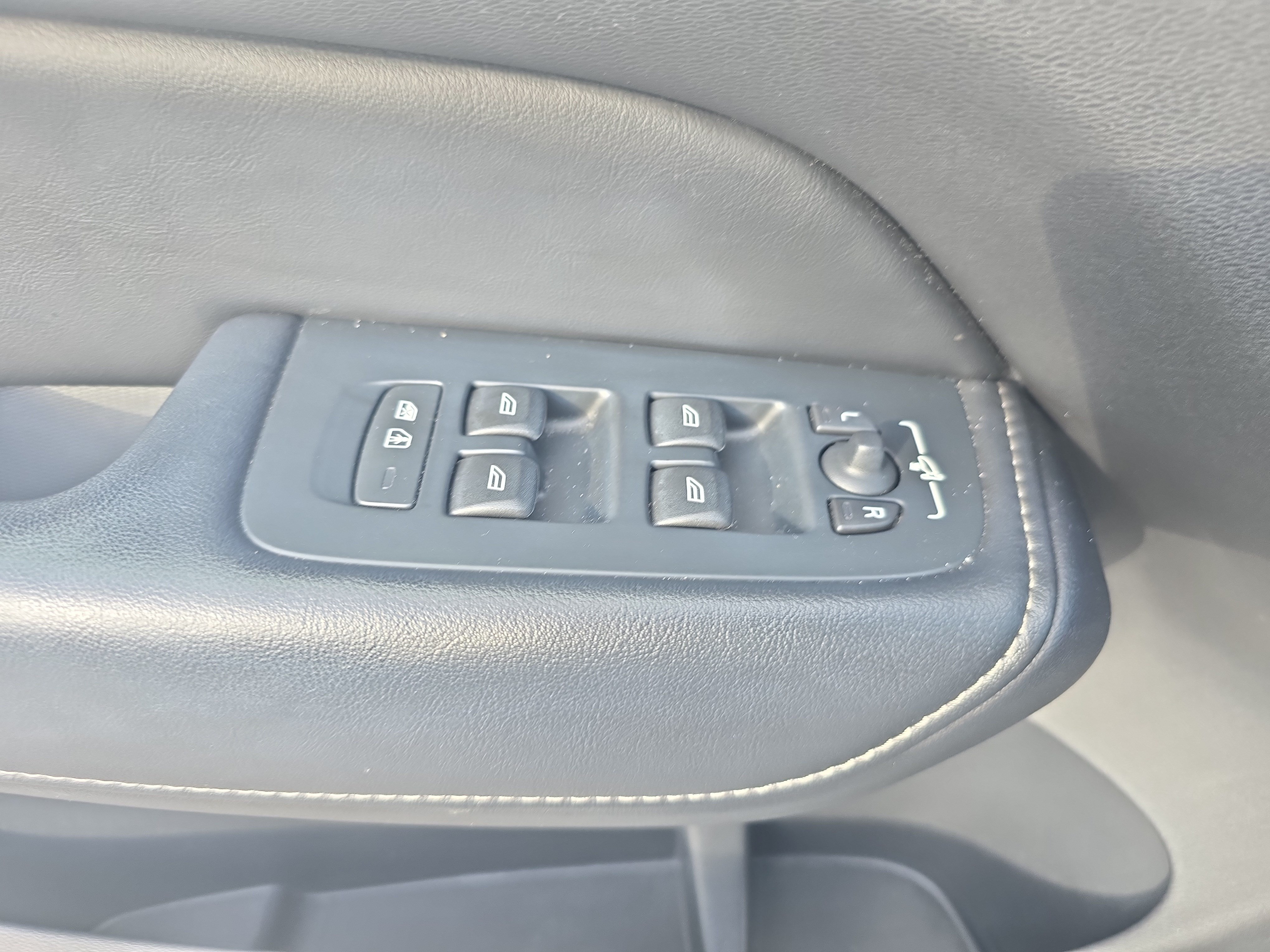 Used 2022 Volvo XC60 B6 Inscription w/ Climate Package AWD/4WD image 26