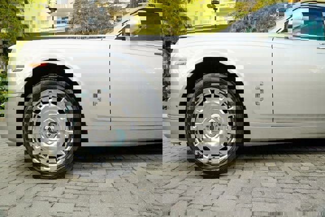 Used 2013 Rolls-Royce Phantom Sedan image 12