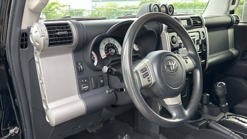 Used 2014 Toyota FJ Cruiser 4WD w/ Convenience Package image 22