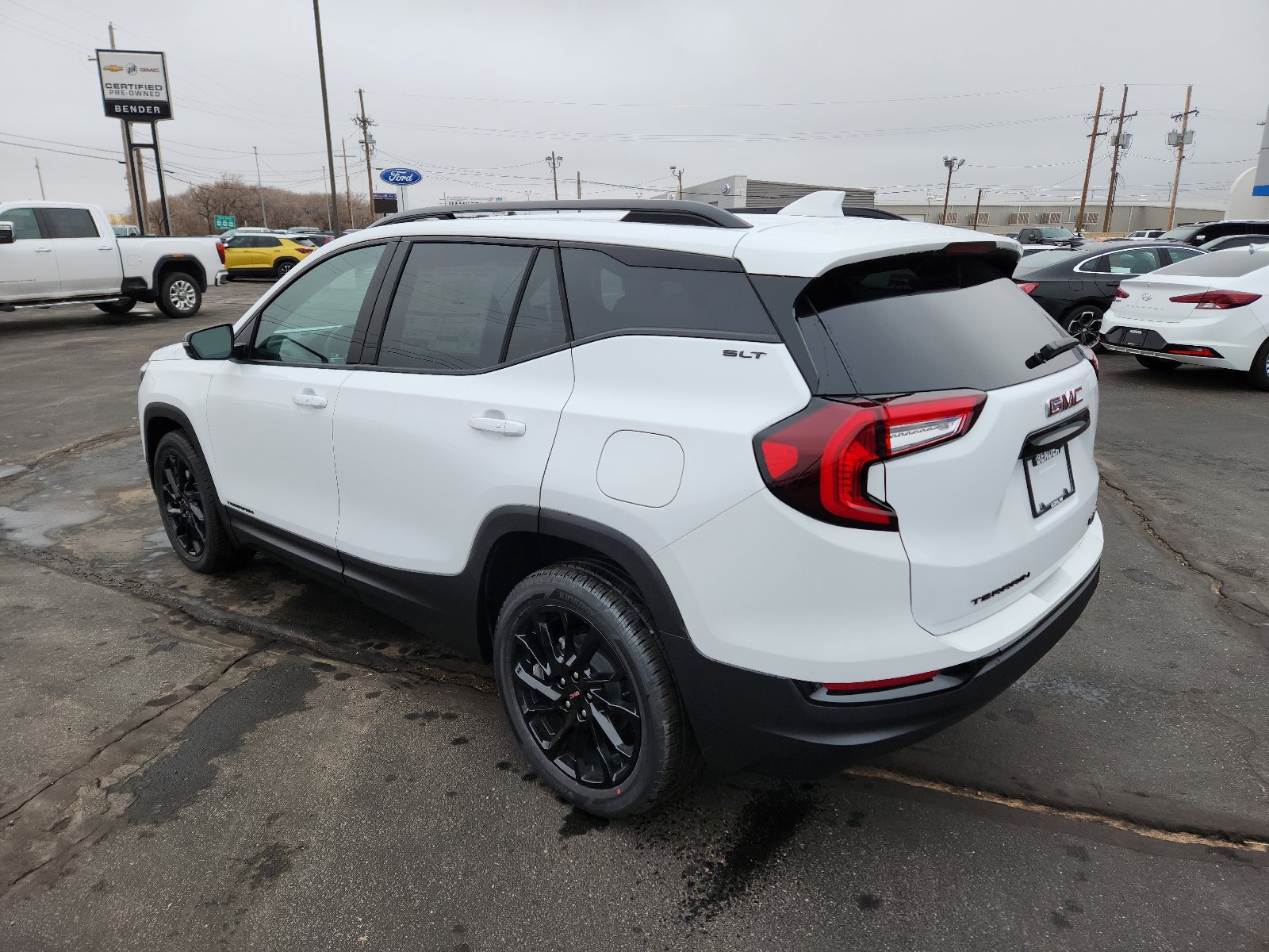 New 2024 GMC Terrain SLT w/ Elevation Edition FWD image 3
