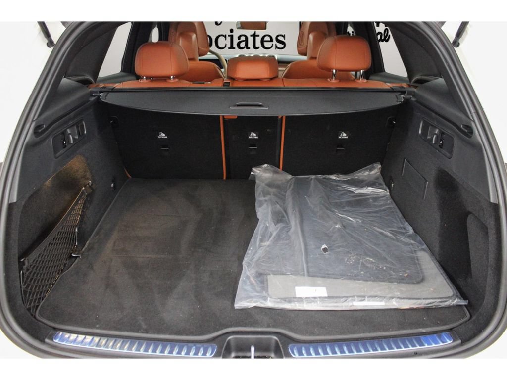 Used 2026 Mercedes-Benz GLC 300 4MATIC image 30
