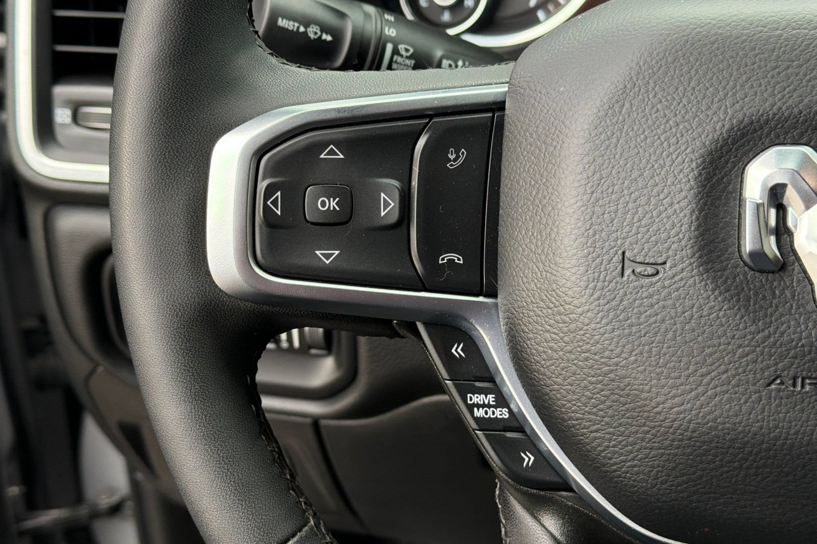 Used 2025 RAM 1500 Big Horn AWD/4WD image 35