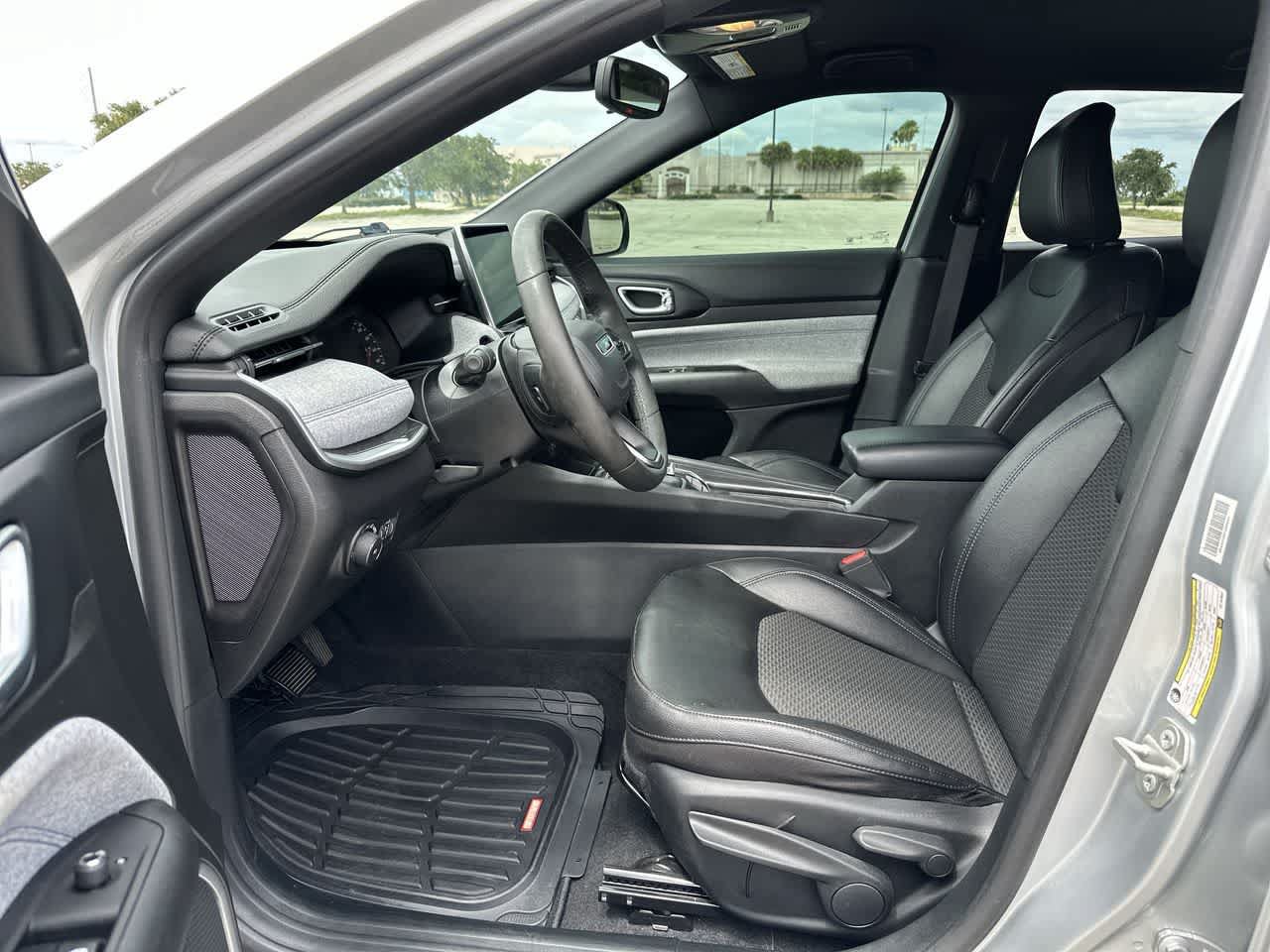 Certified 2024 Jeep Compass Latitude AWD/4WD image 18