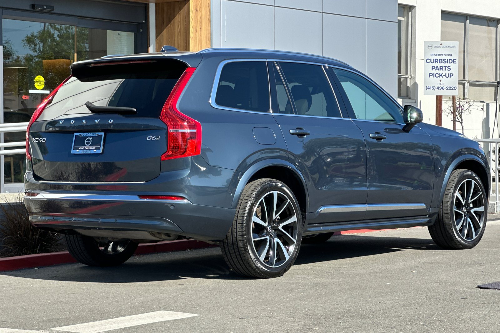 Used 2024 Volvo XC90 B6 Plus w/ Protection Package Premier AWD/4WD image 2