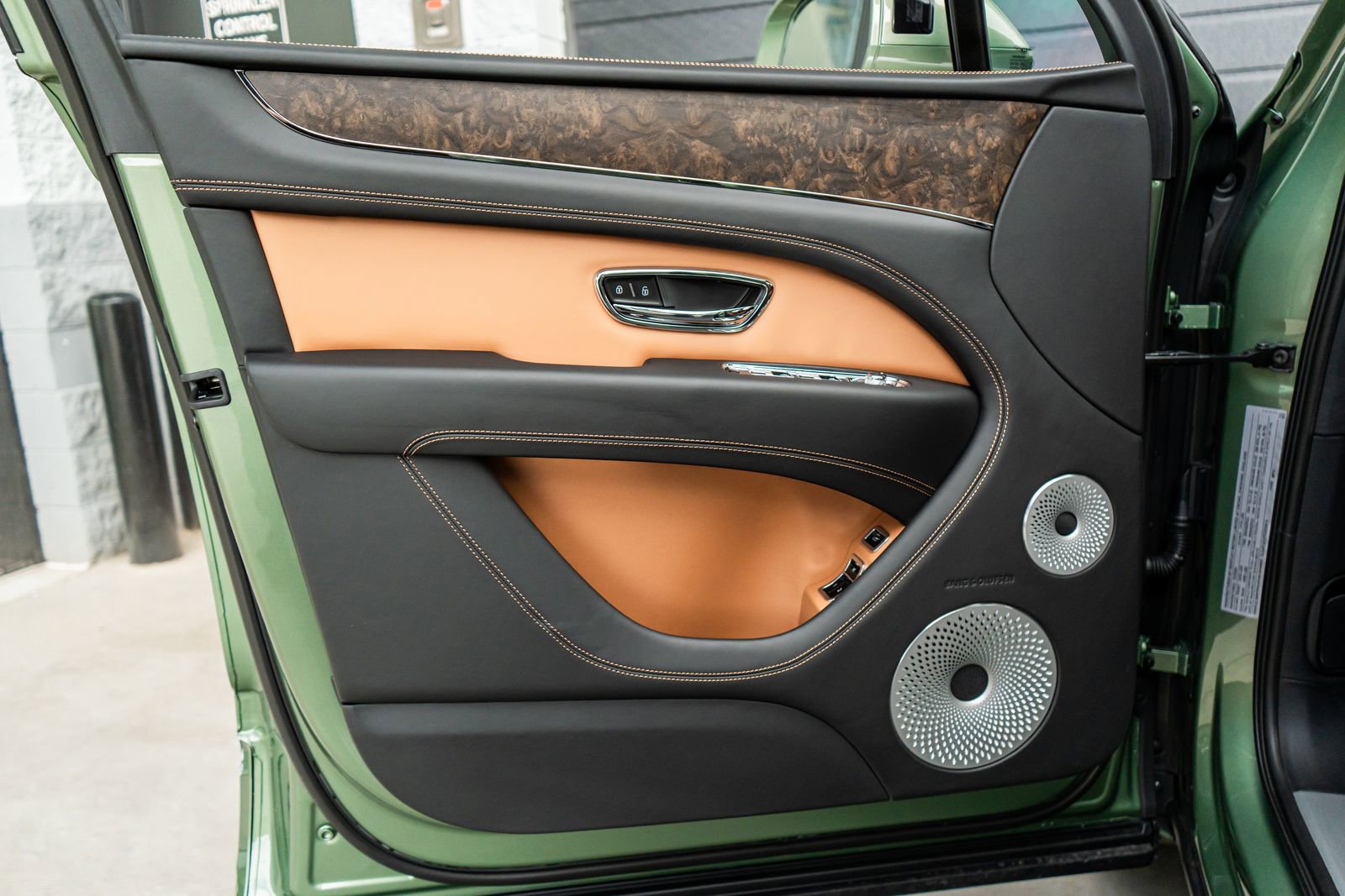 New 2026 Bentley Bentayga AWD/4WD image 23