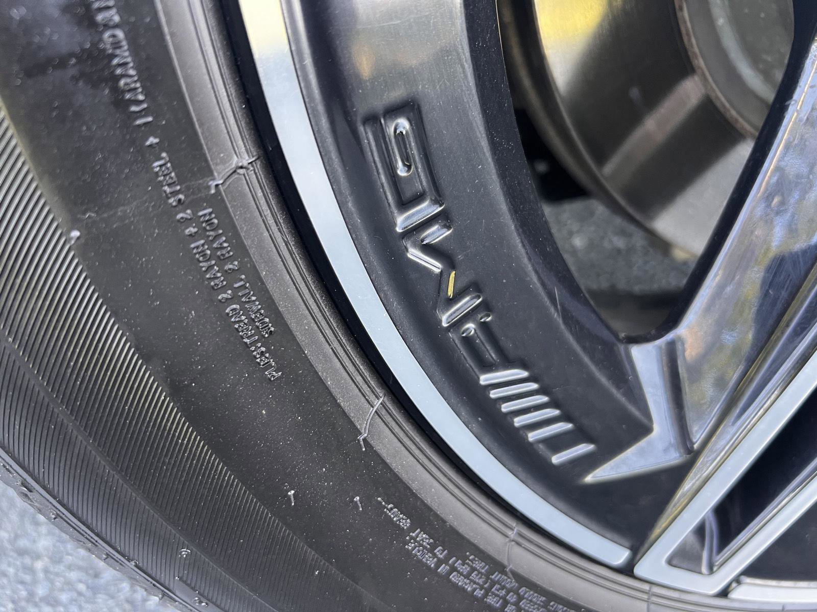 Used 2020 Mercedes-Benz GLE 450 4MATIC w/ AMG Line Exterior image 33