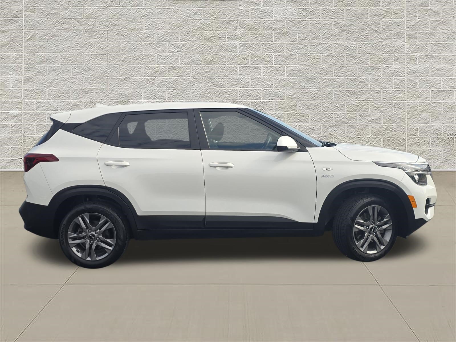 Used 2023 Kia Seltos LX AWD/4WD image 8