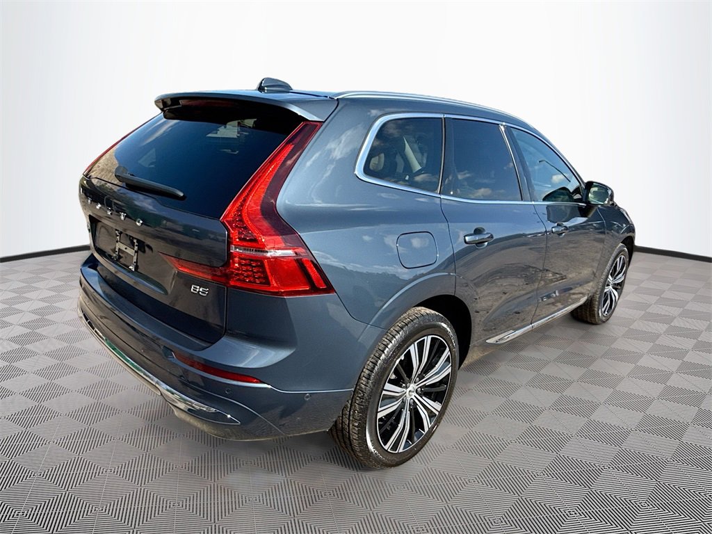 Used 2023 Volvo XC60 B5 Plus image 6