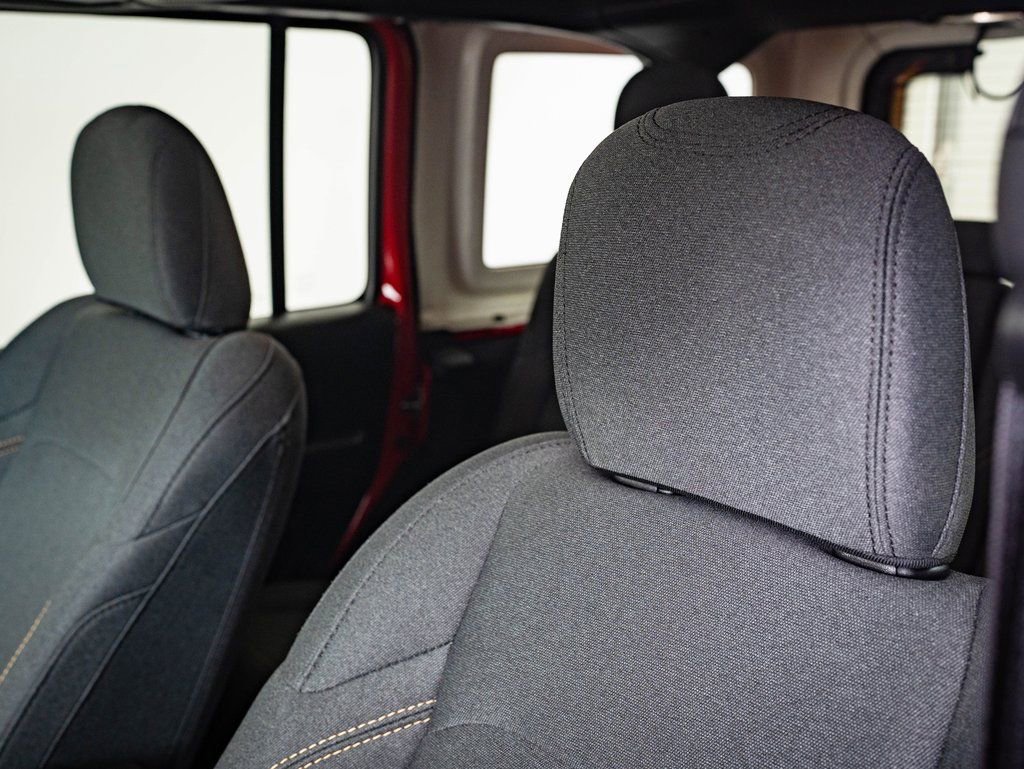 Used 2024 Jeep Wrangler Unlimited image 21