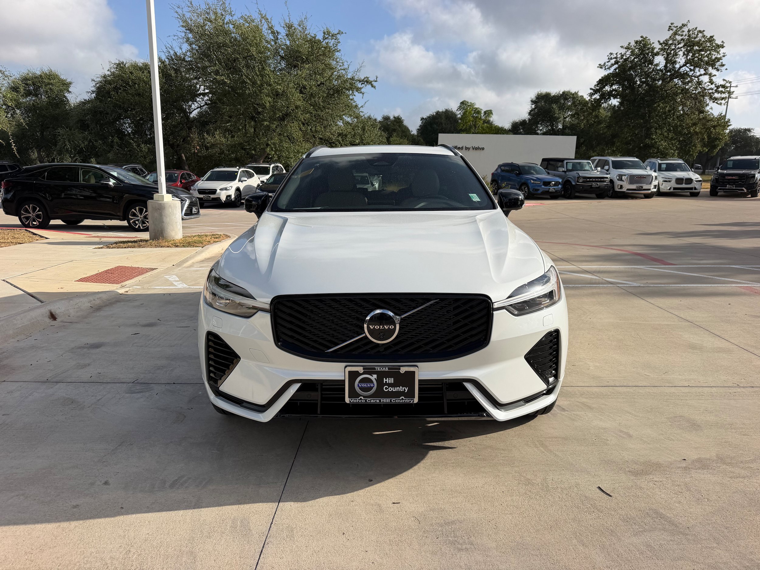 Certified 2026 Volvo XC60 T8 Plus AWD/4WD image 8