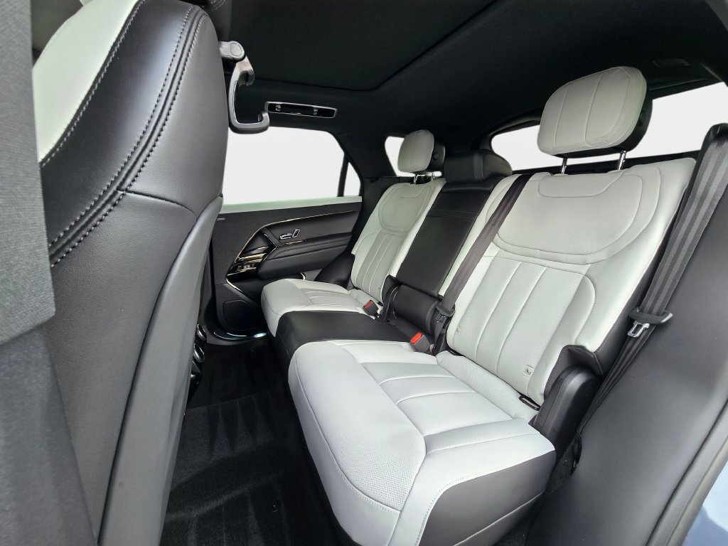 New 2027 Land Rover Range Rover Sport Dynamic SE AWD/4WD image 14