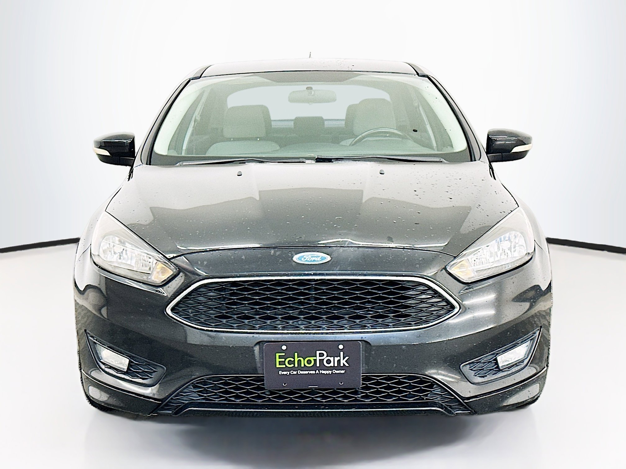 Used 2015 Ford Focus SE w/ SE Sport Package FWD image 2
