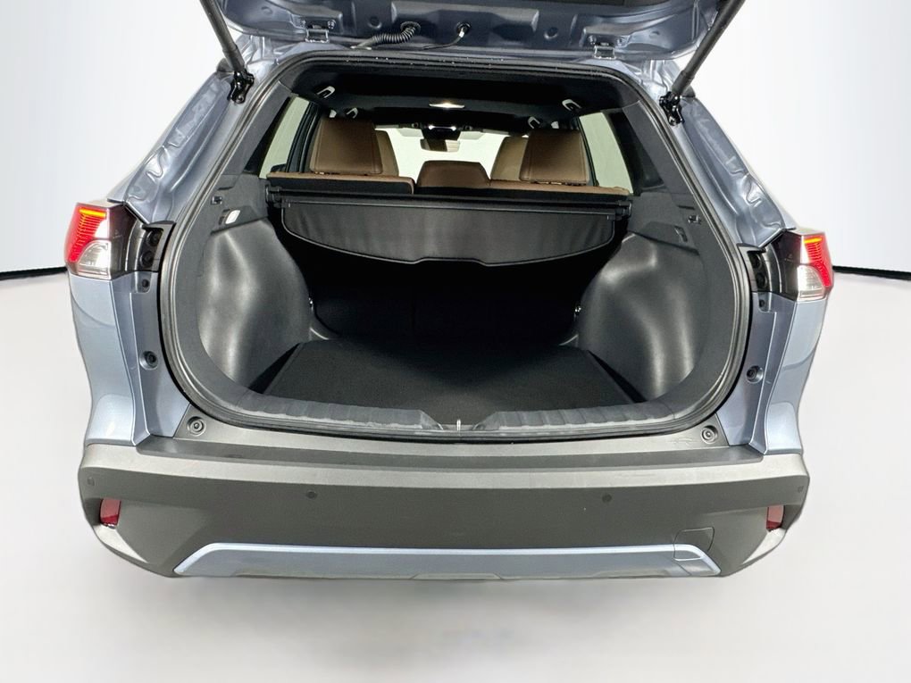 Used 2026 Toyota Corolla Cross XLE w/ Convenience Package FWD image 31