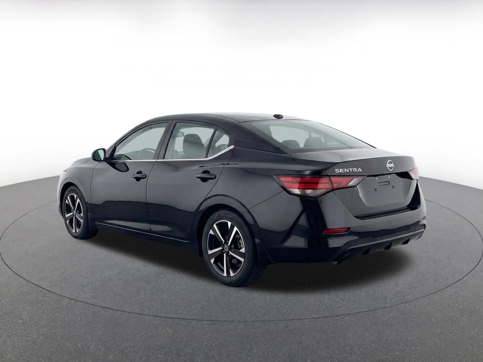 Used 2025 Nissan Sentra SV FWD image 7