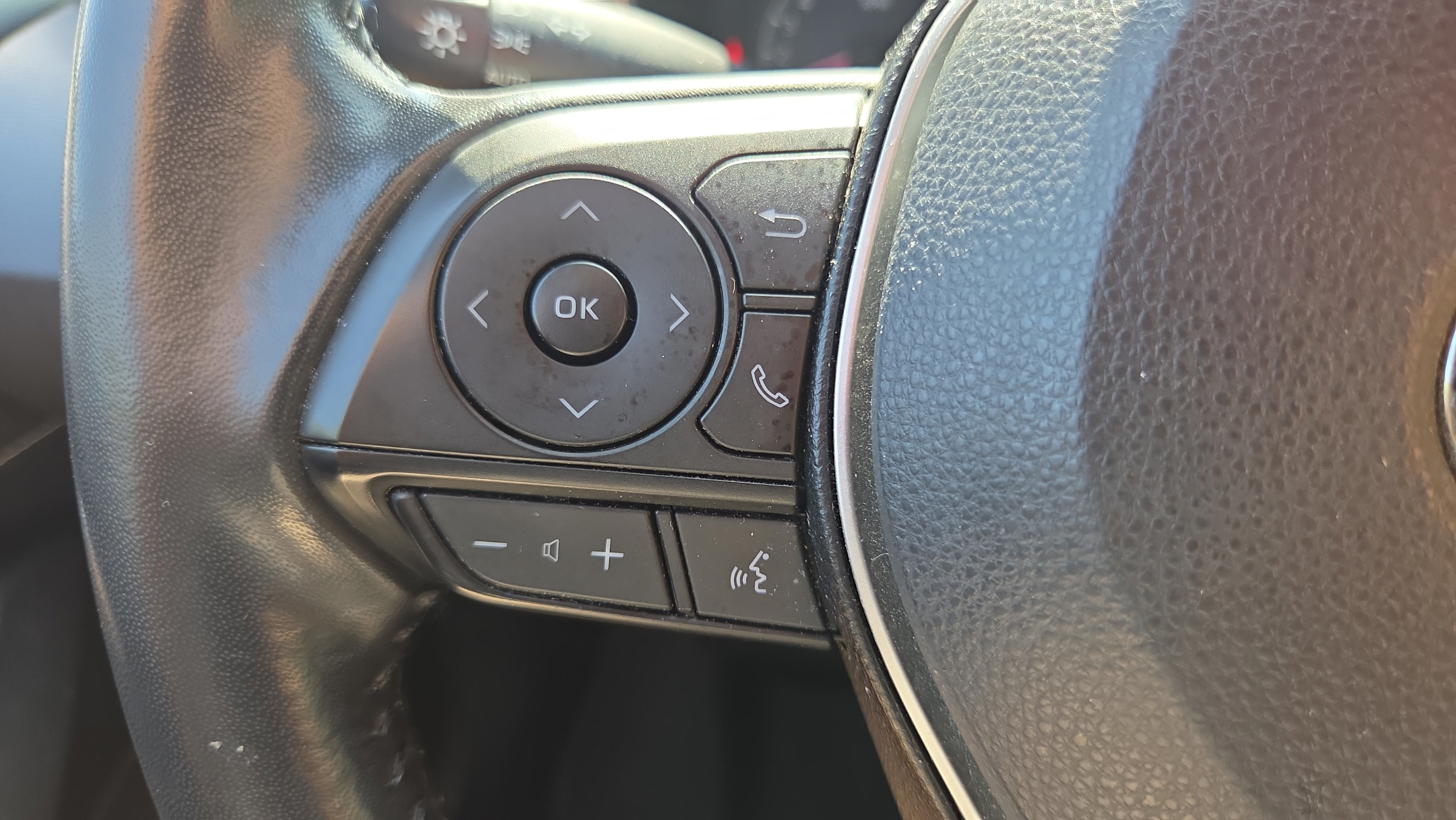 Used 2019 Toyota Corolla SE w/ SE Option Package FWD image 26