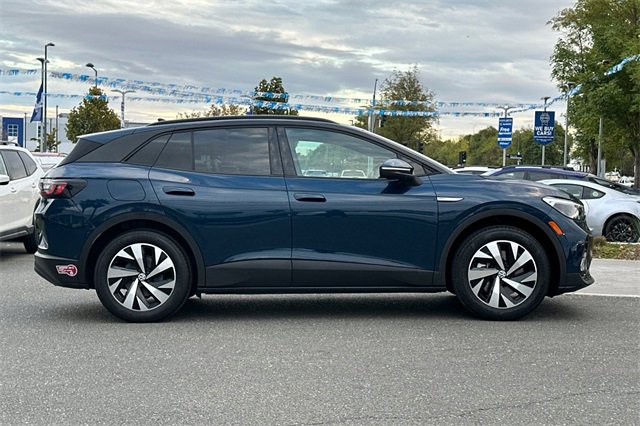 Used 2023 Volkswagen ID.4 Pro image 3