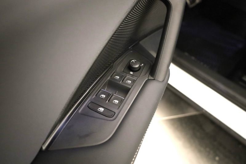 New 2026 Volkswagen Tiguan SE R-Line image 10