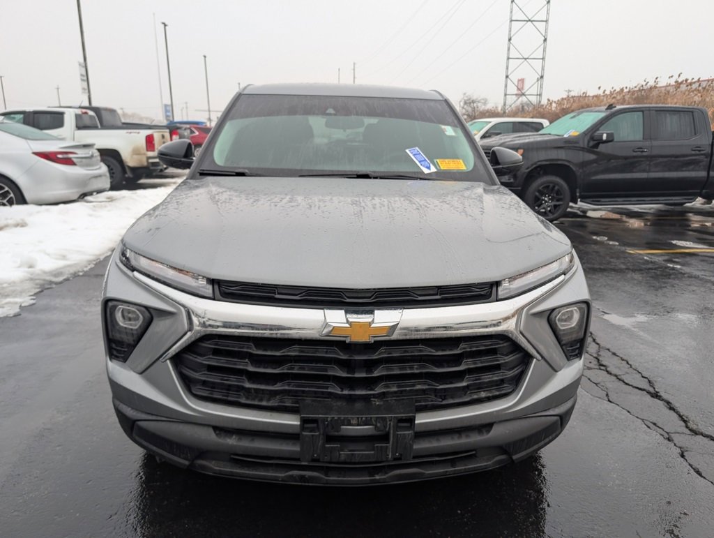 Used 2025 Chevrolet TrailBlazer LS w/ LS Convenience Package image 2