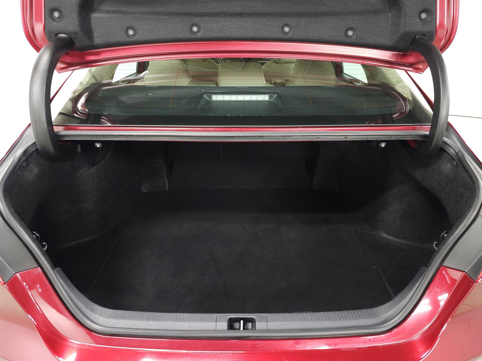 Used 2019 Toyota Camry LE image 8