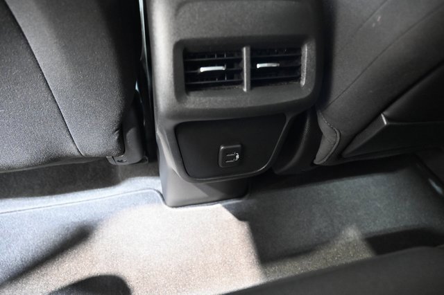 Used 2023 GMC Terrain SLE w/ Driver Convenience Package image 24