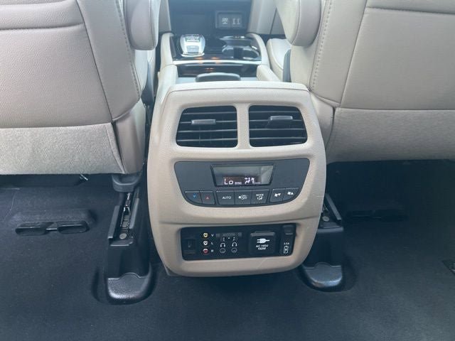 Used 2016 Honda Pilot Touring image 16