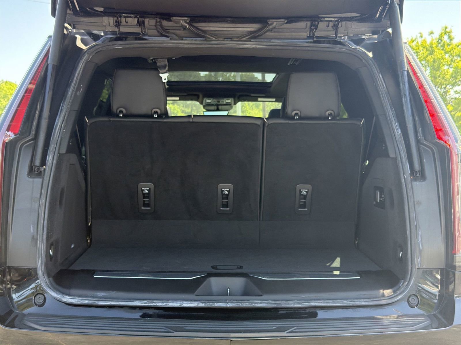 Used 2022 Cadillac Escalade Sport image 33