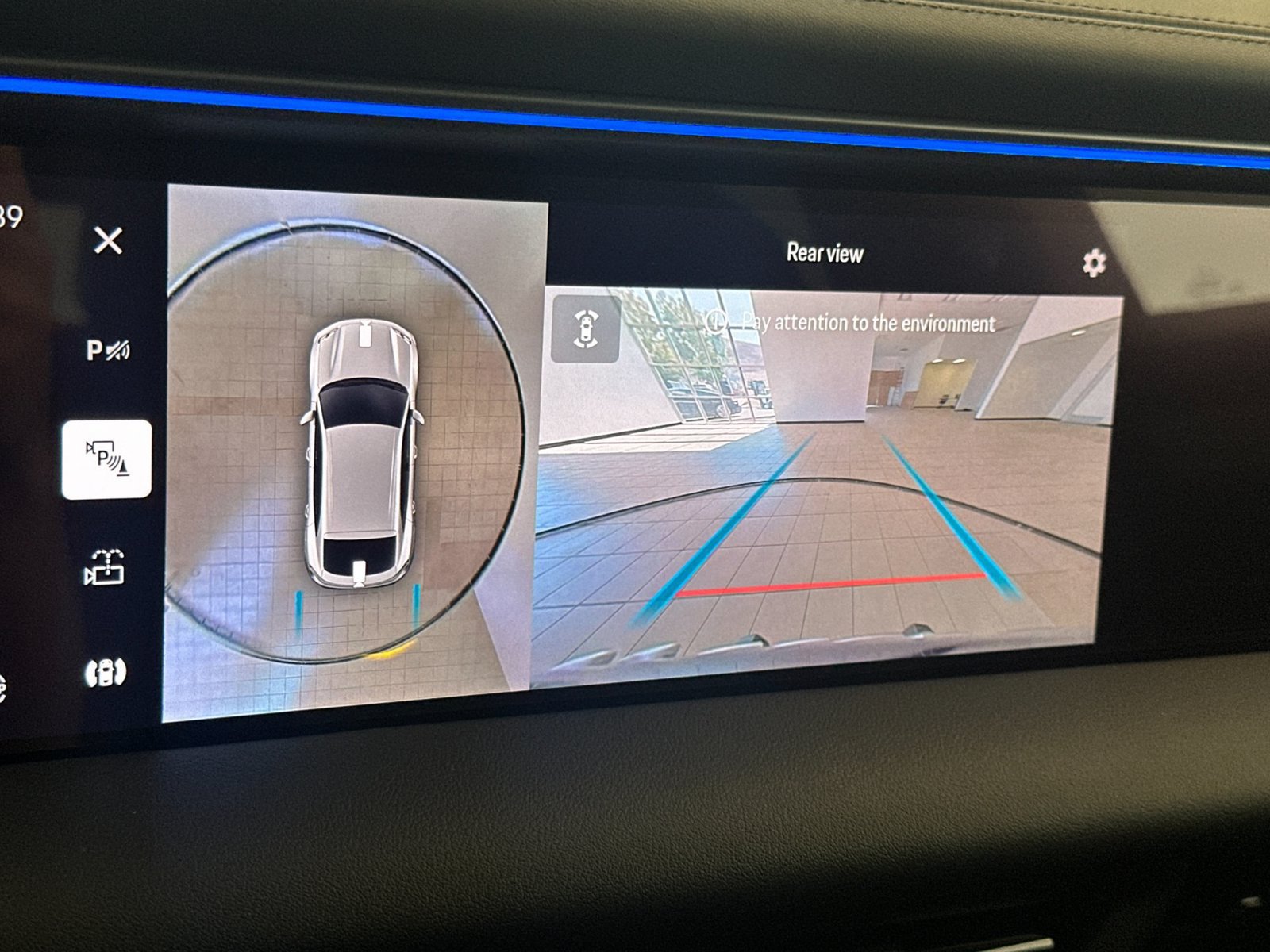 Certified 2024 Porsche Macan 4 Electric AWD/4WD image 19