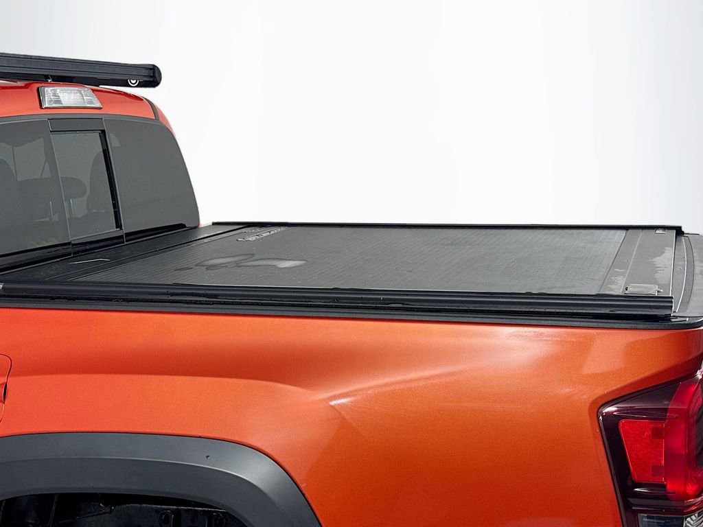 Used 2018 Toyota Tacoma TRD Off-Road image 10