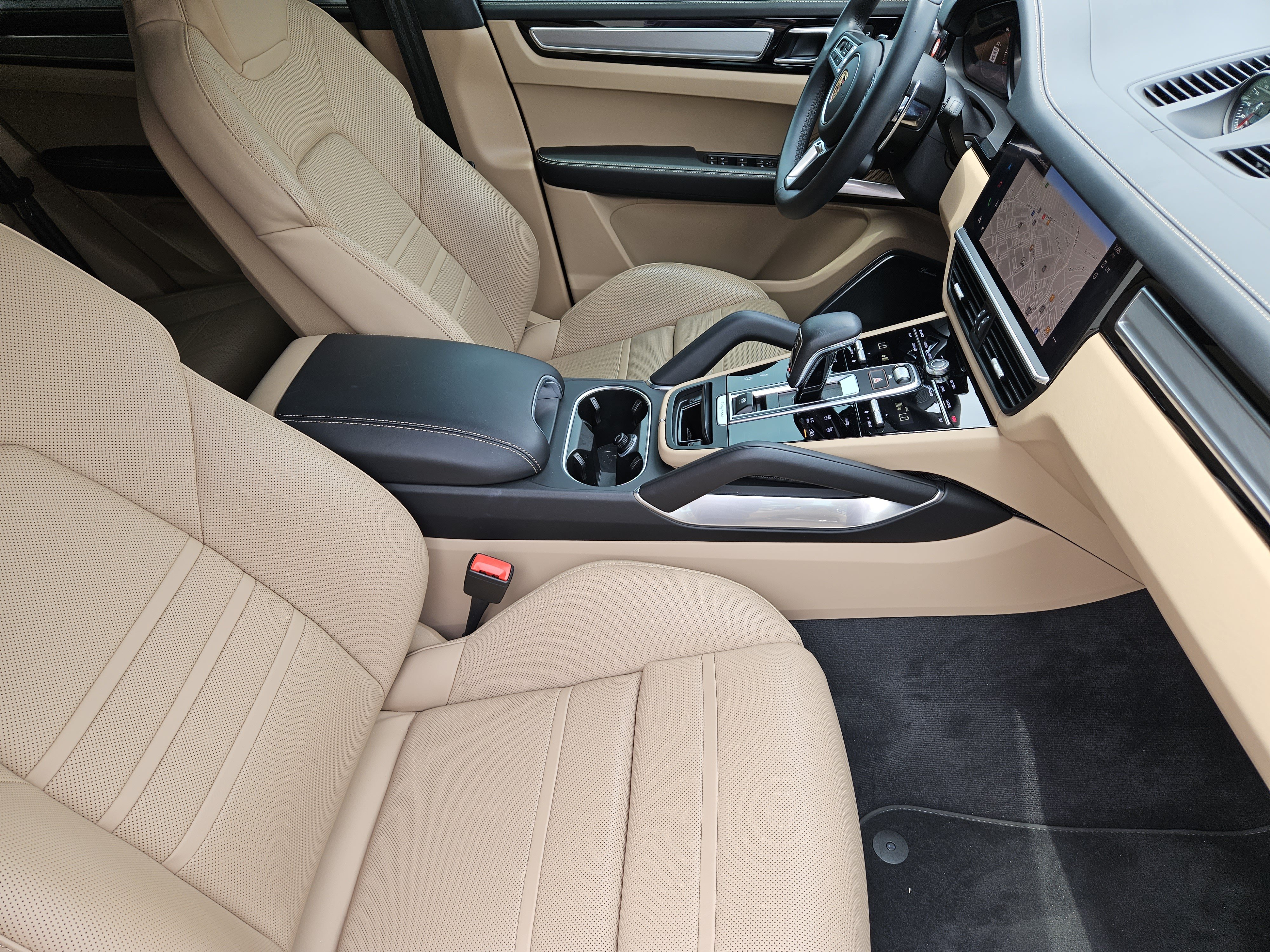 Certified 2023 Porsche Cayenne Turbo AWD/4WD image 15