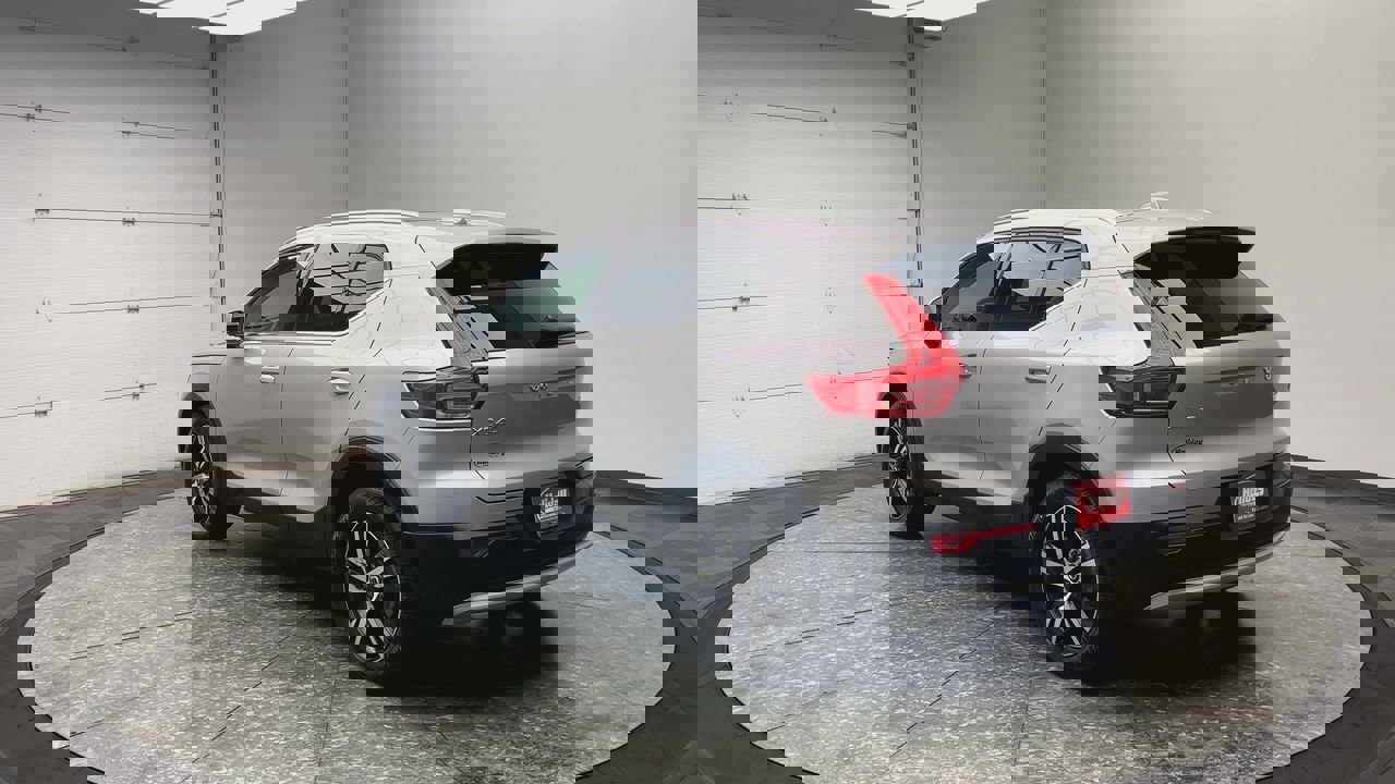 Used 2025 Volvo XC40 B5 Core video 2