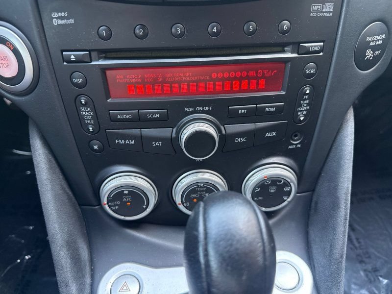 Used 2010 Nissan 370Z Touring RWD image 22
