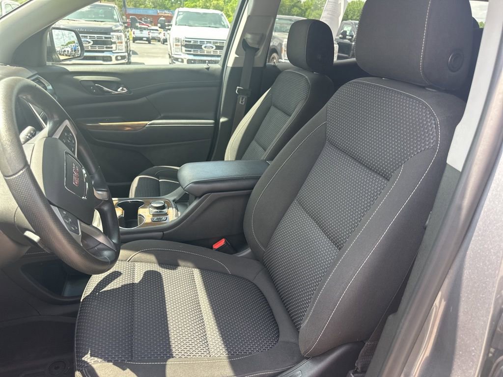 Used 2022 GMC Acadia SLE w/ Driver Convenience Package FWD image 11