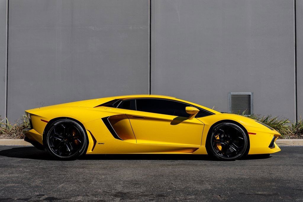 Used 2014 Lamborghini Aventador image 6
