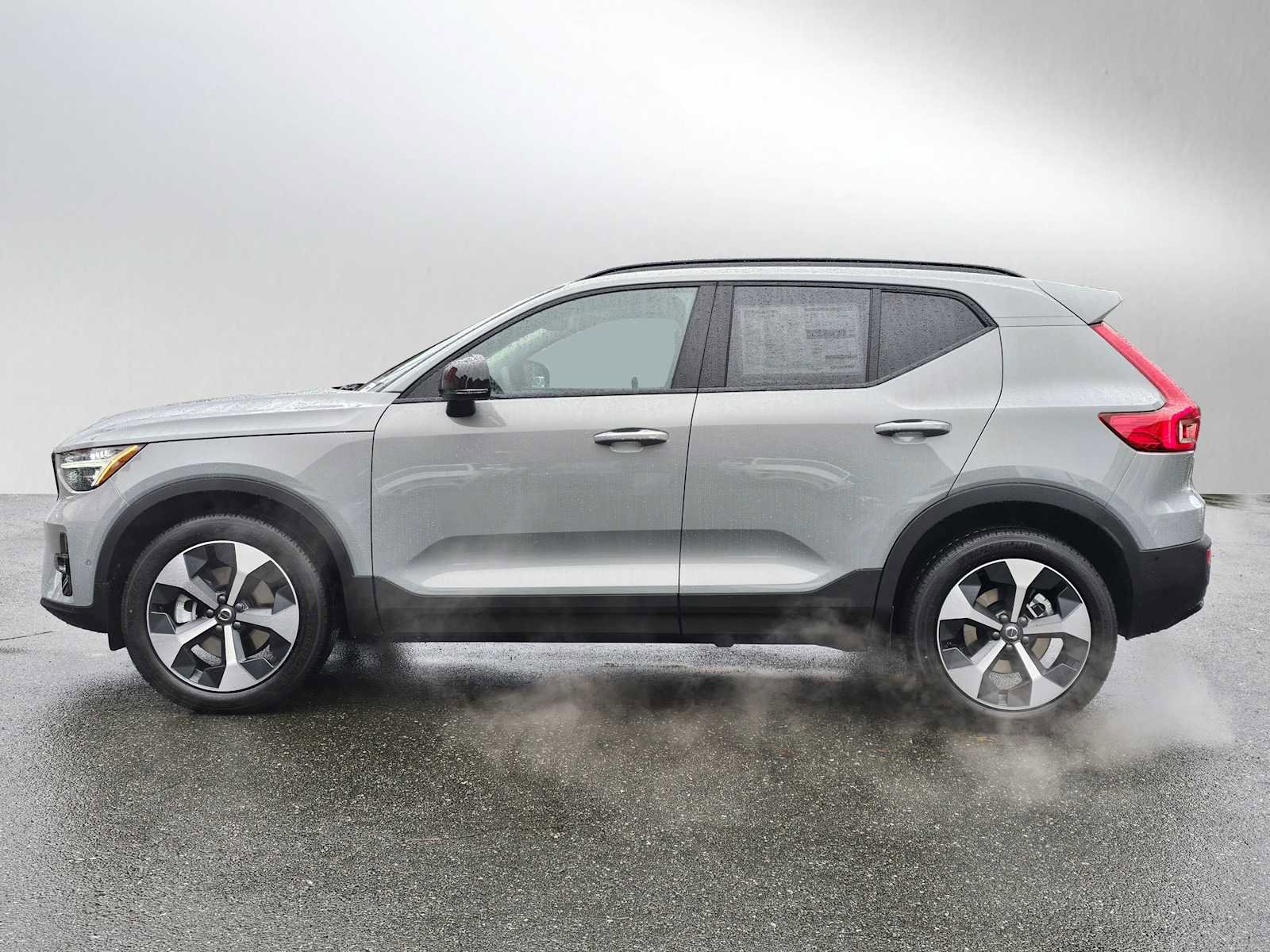 New 2026 Volvo XC40 B5 Plus w/ Protection Package Premier image 4