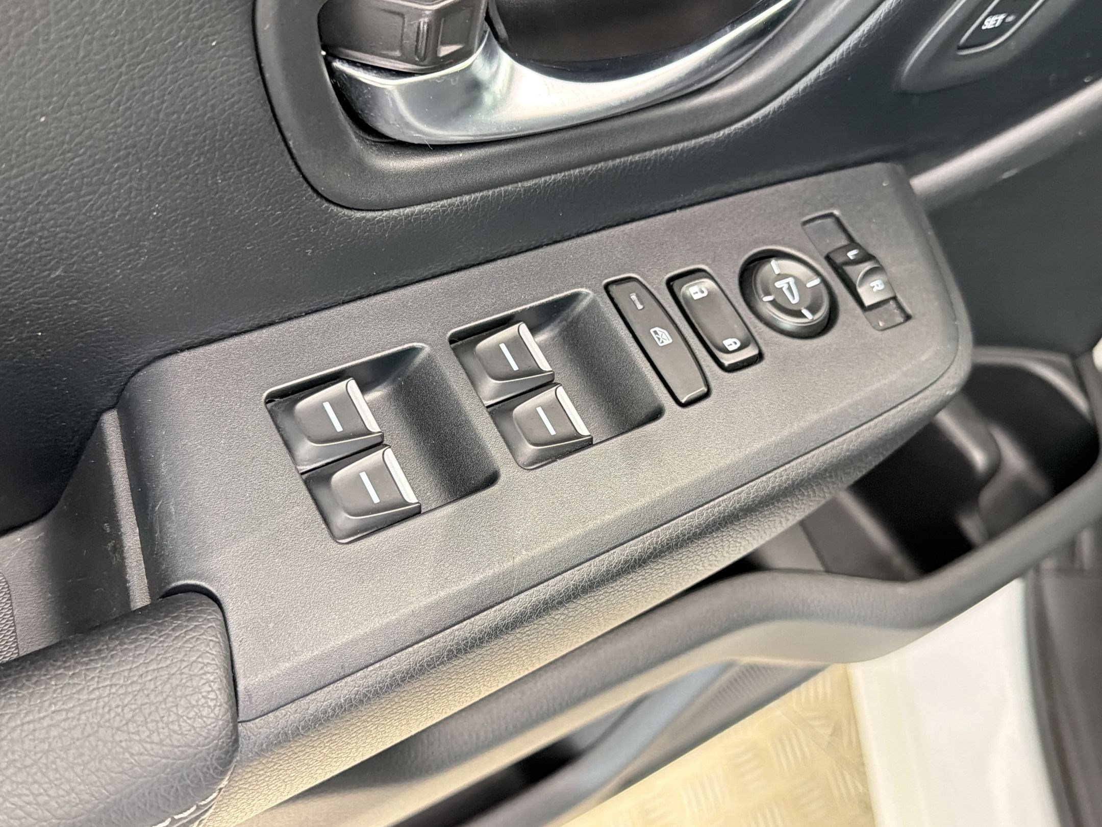 Used 2023 Honda Pilot EX-L image 25