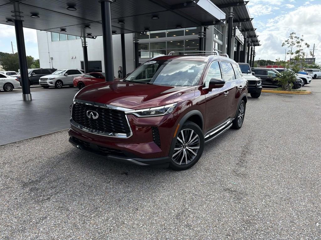 Used 2024 INFINITI QX60 Sensory w/ Vision Package AWD/4WD image 3