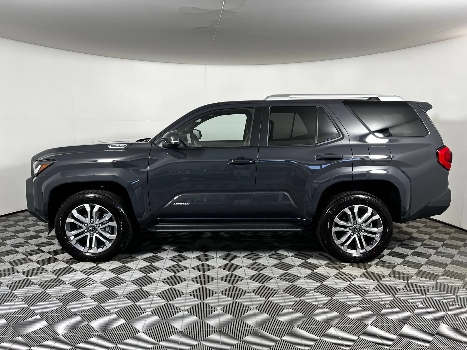 Used 2026 Toyota 4Runner Limited AWD/4WD image 8