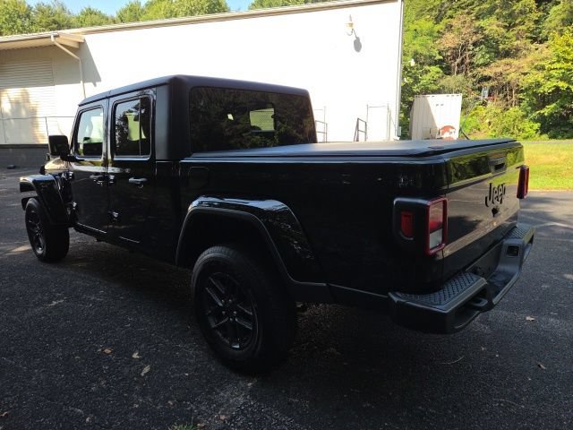 Used 2025 Jeep Gladiator Sport AWD/4WD image 10
