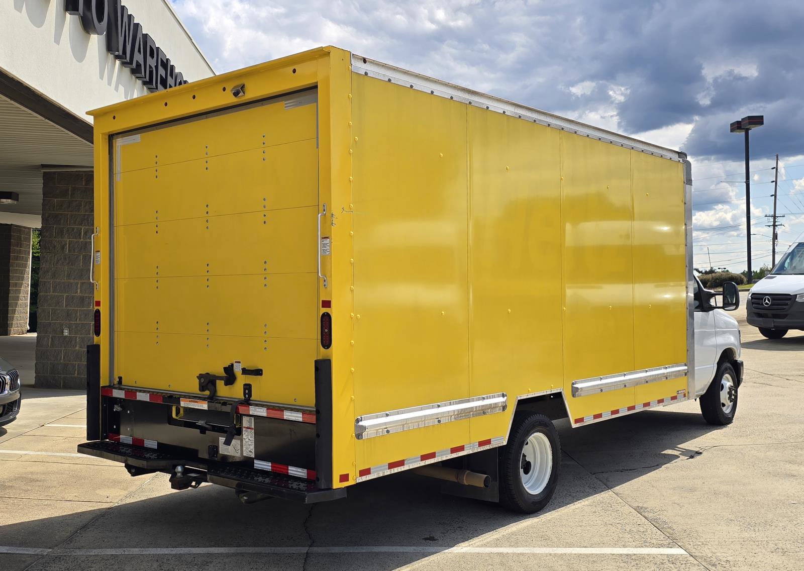 Used 2024 Ford E-350 and Econoline 350 Super Duty w/ Driver's Safety Package image 4