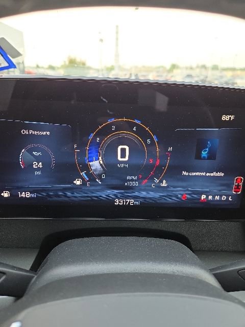 Used 2025 Chevrolet Traverse LT FWD image 5