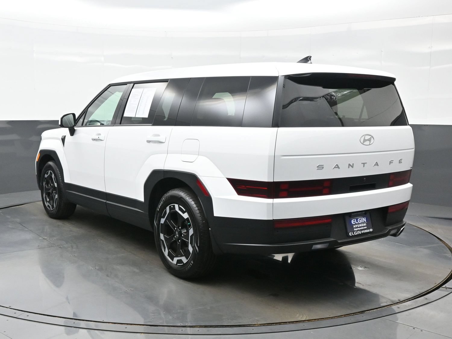 Used 2026 Hyundai Santa Fe SE AWD/4WD image 4