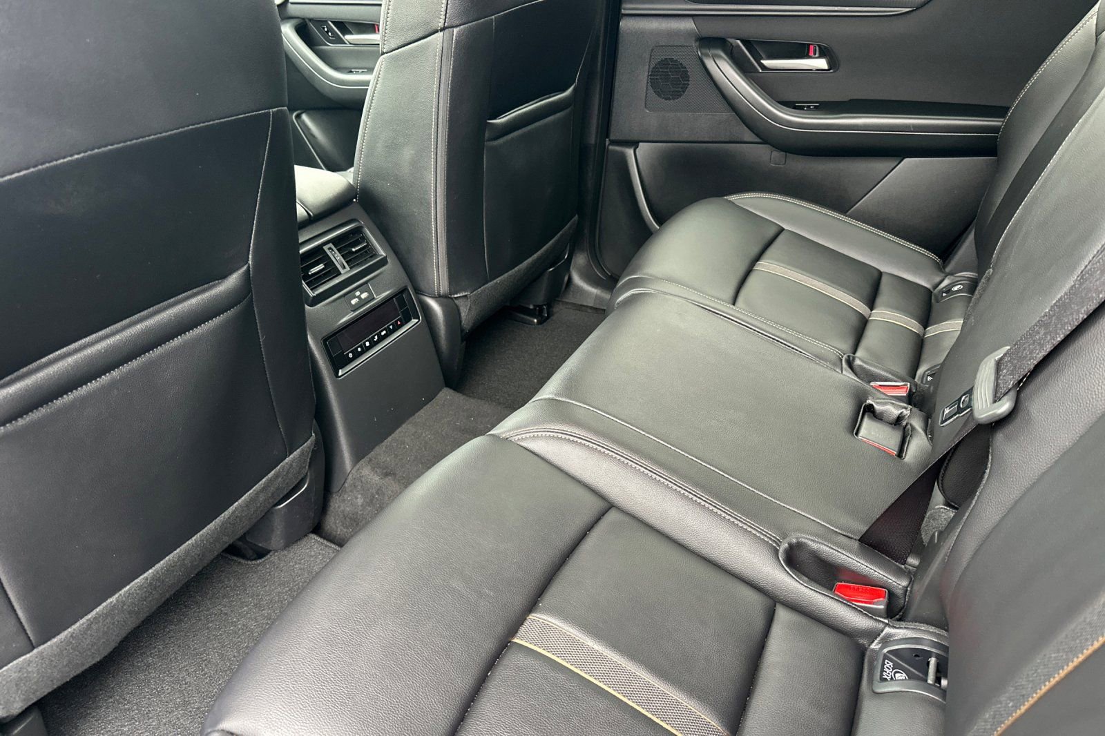 Used 2024 MAZDA CX-90 3.3 Turbo w/ Select Package image 9