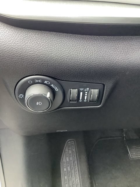 Certified 2025 Jeep Compass Limited w/ Elite Group AWD/4WD image 30
