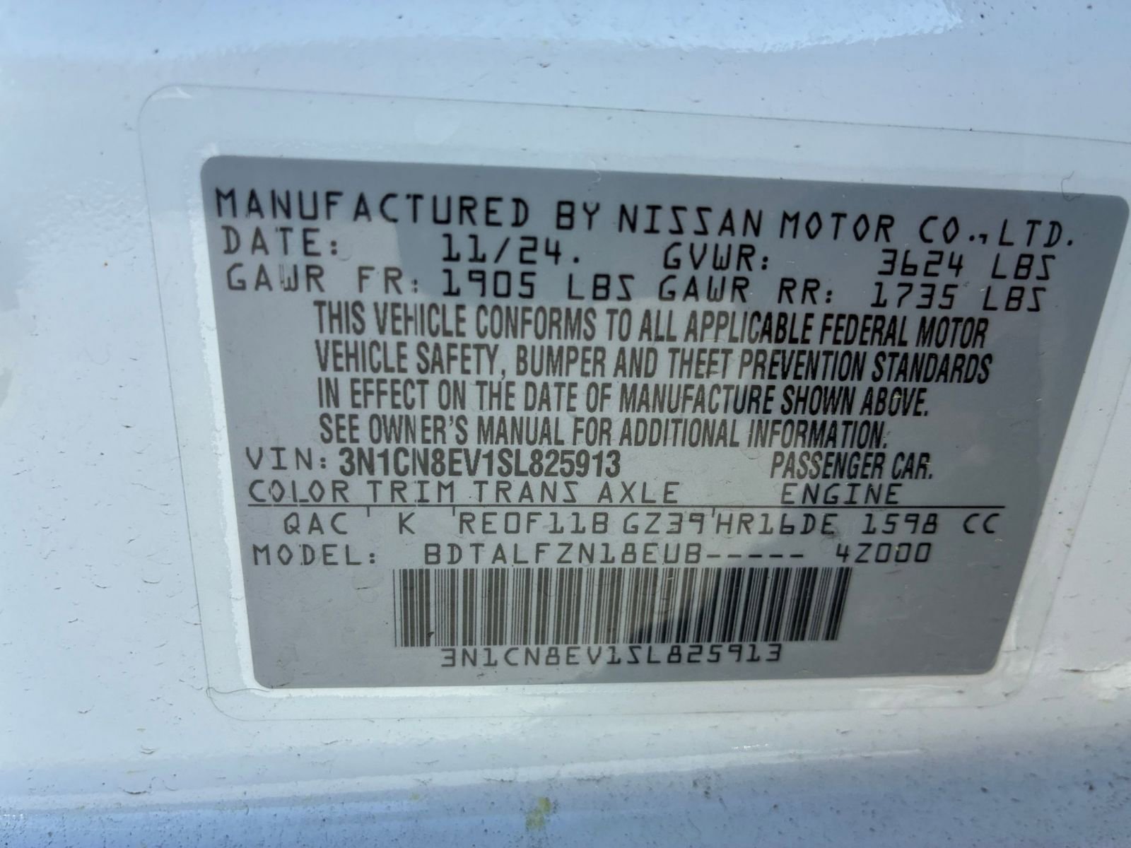 Used 2025 Nissan Versa SV w/ Trunk Package image 24