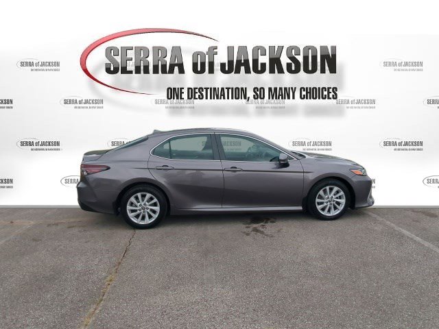 Used 2022 Toyota Camry LE w/ Convenience Package FWD image 10