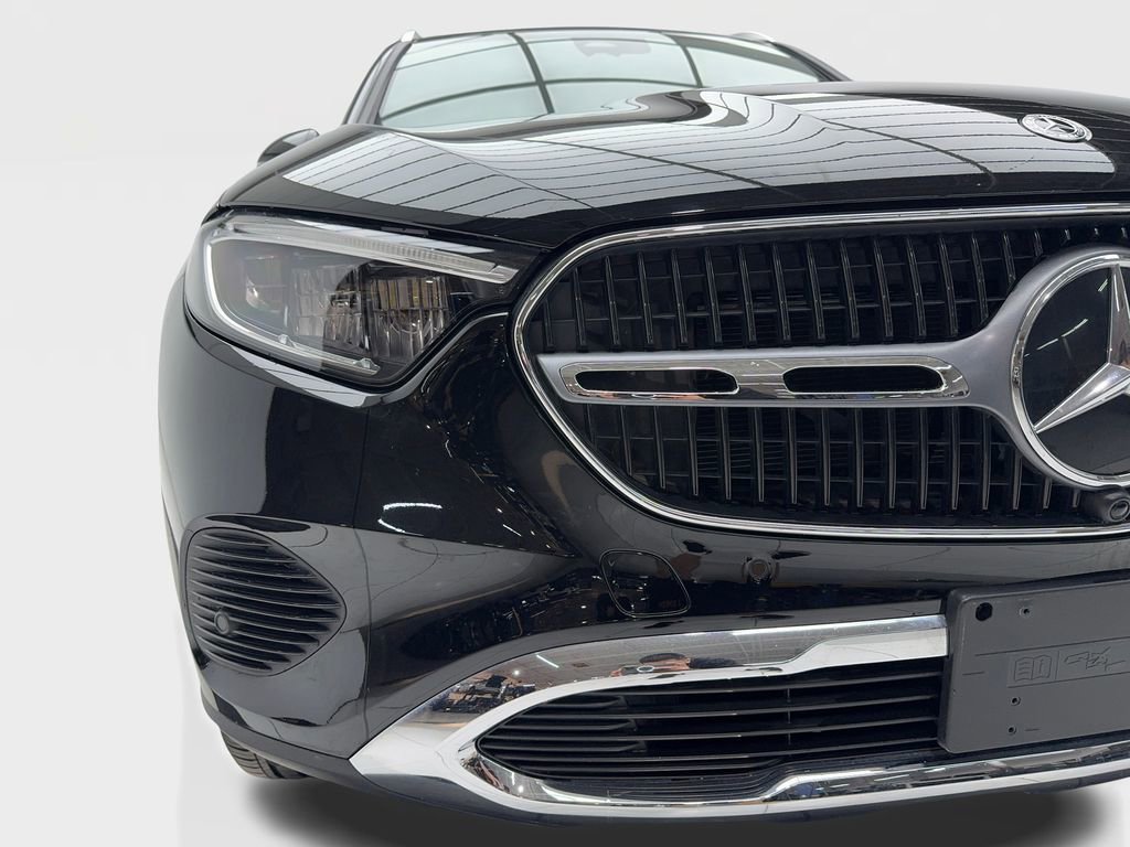 Used 2024 Mercedes-Benz GLC 300 4MATIC image 4