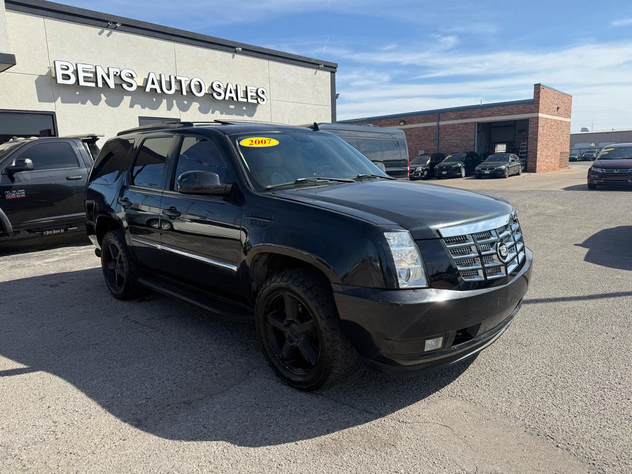 Used 2007 Cadillac Escalade AWD w/ Information Package image 4