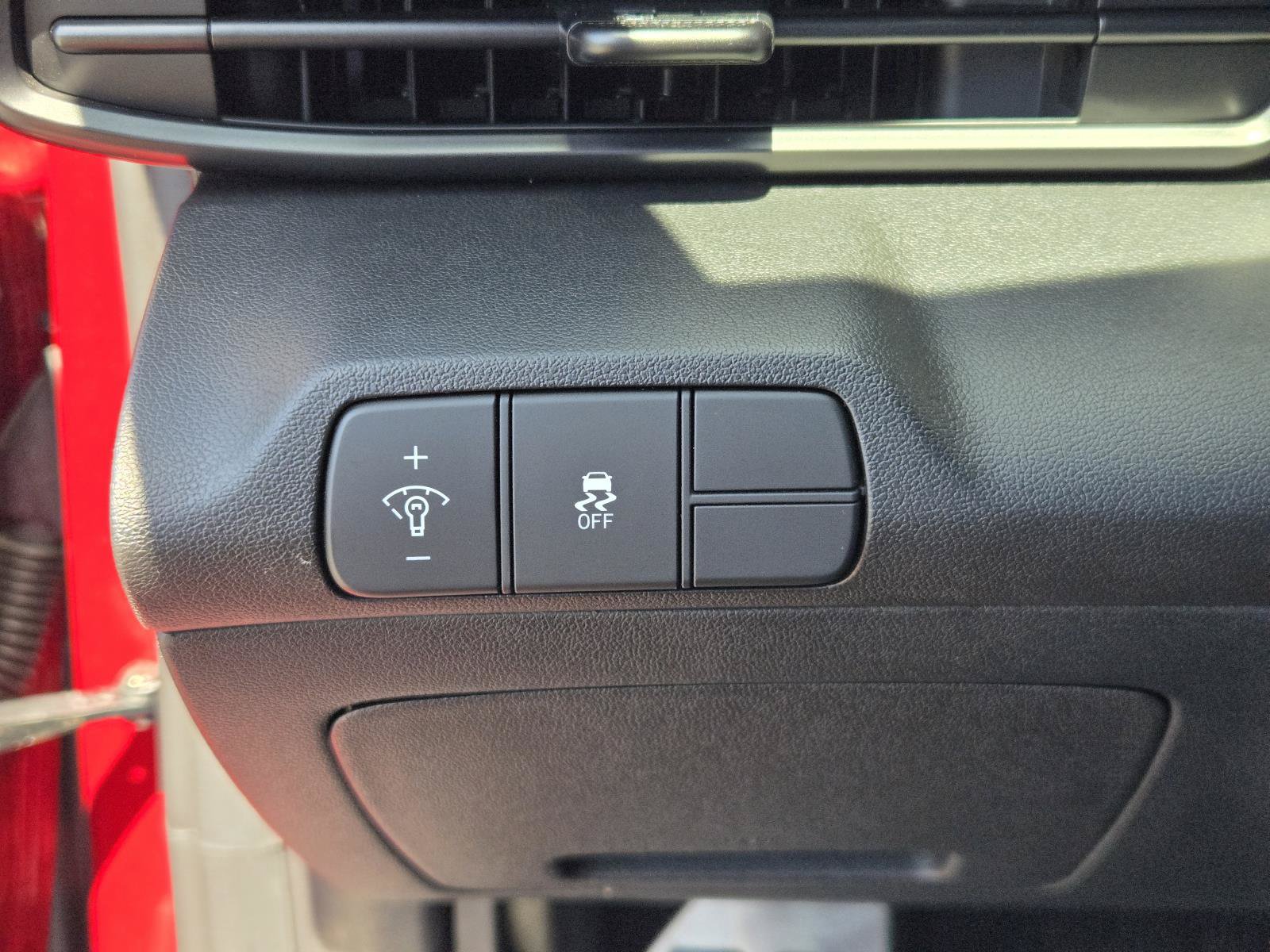 Used 2025 Hyundai Elantra Sport FWD image 18