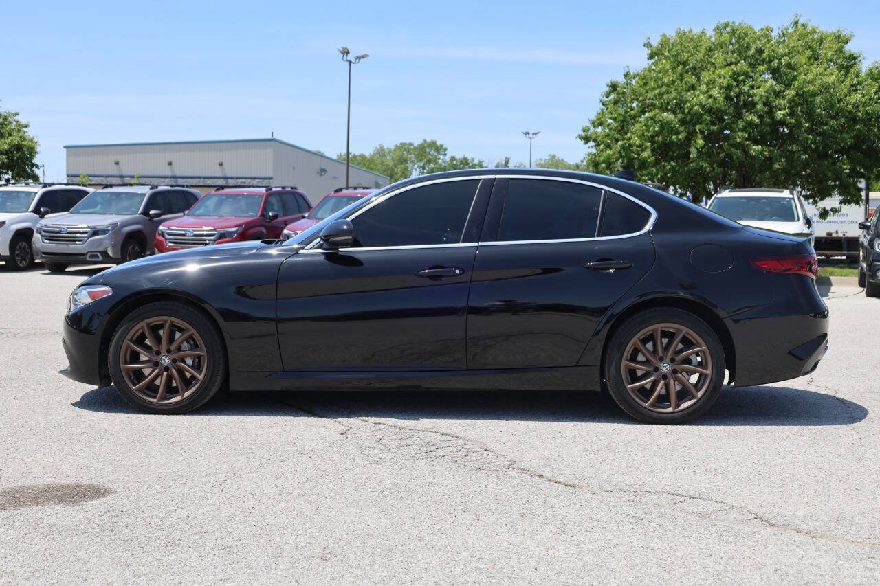 Used 2020 Alfa Romeo Giulia AWD w/ Cold Weather Package image 8